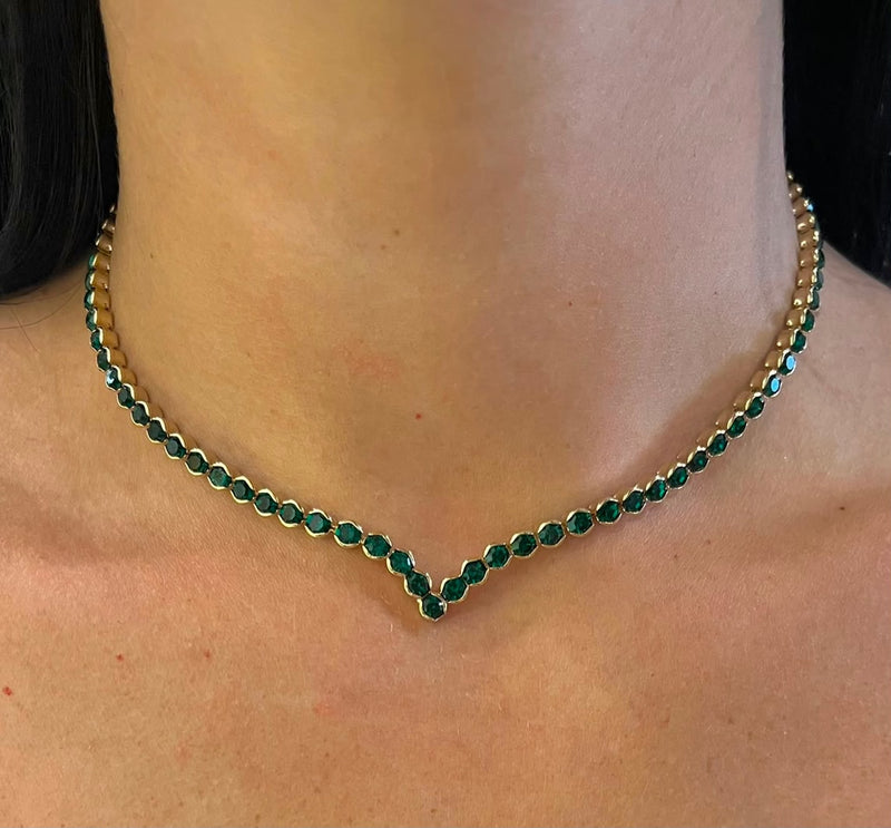collana girocollo tennis a v