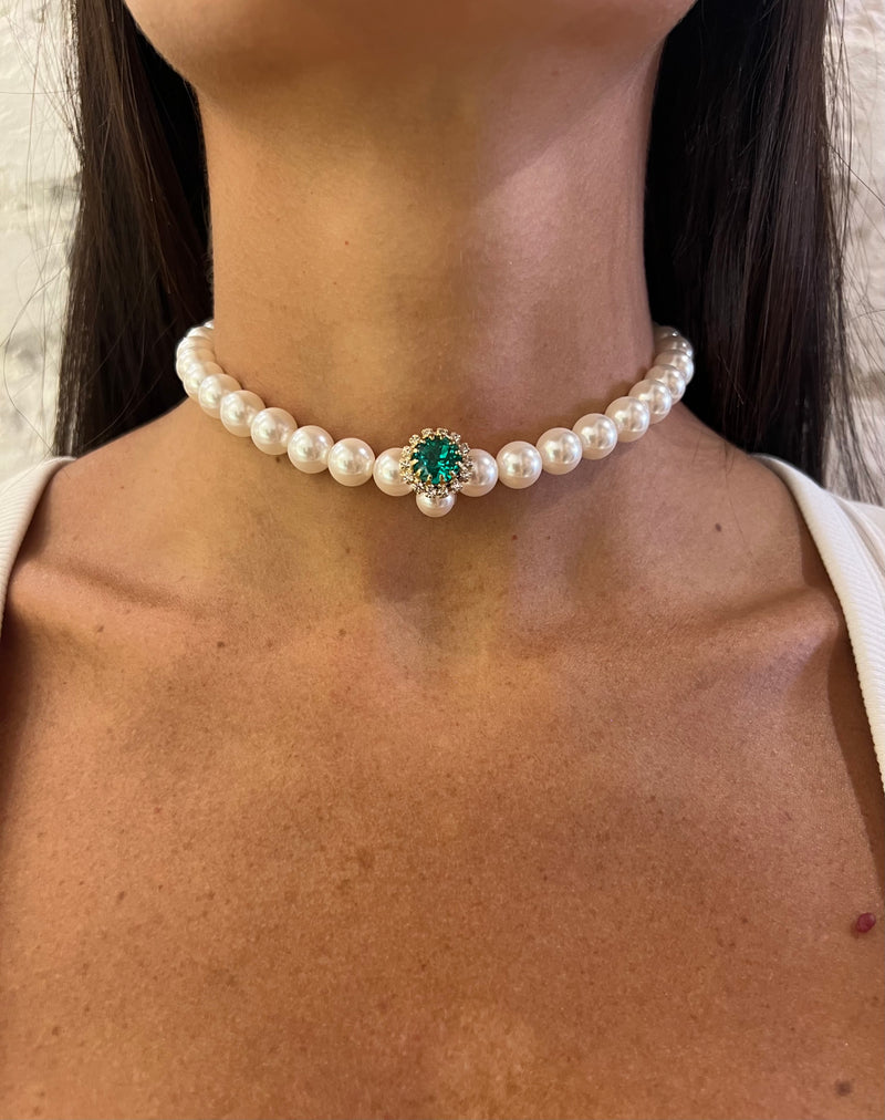 Choker perle con bottone strass