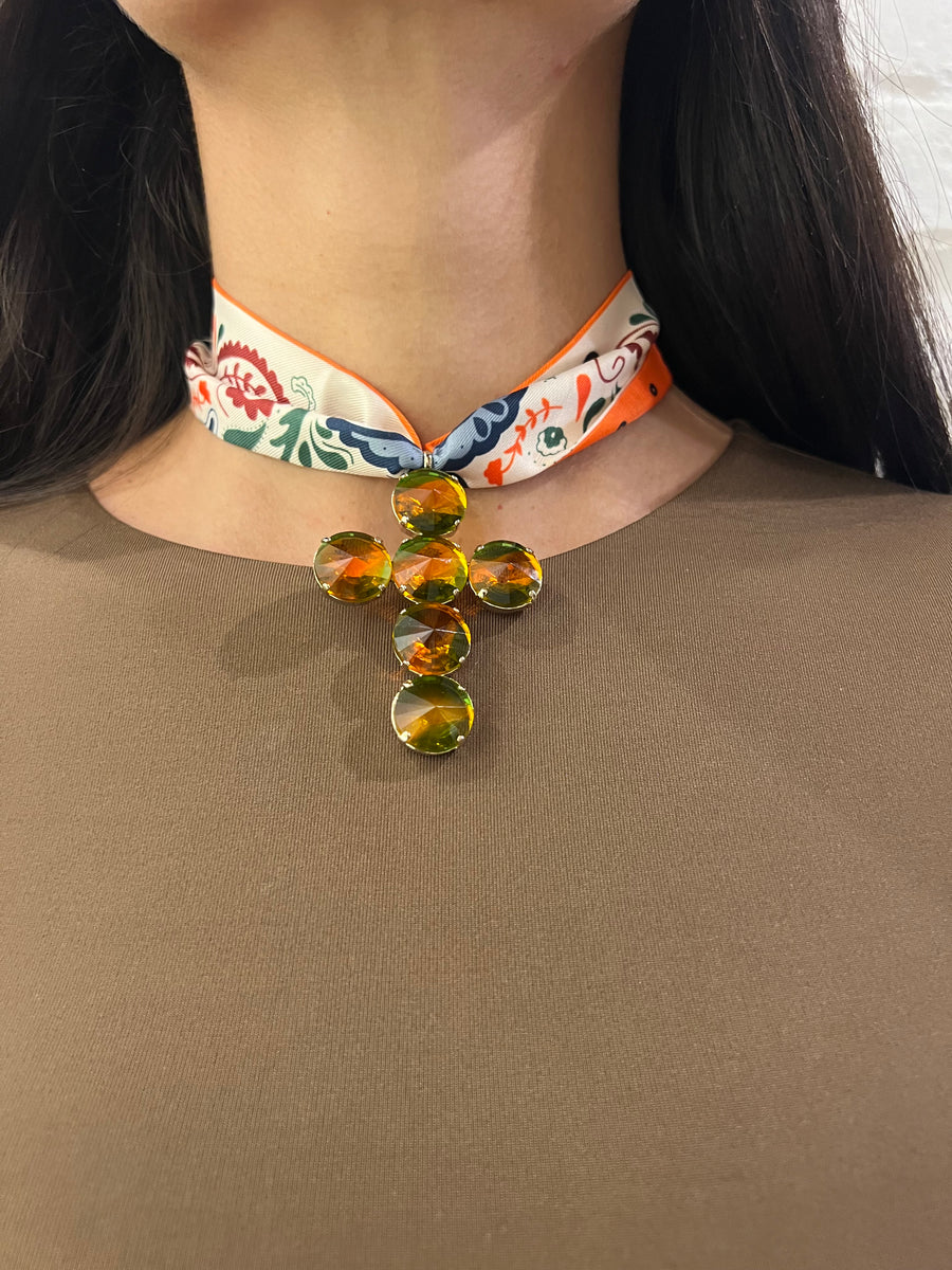 Collana foulard con croce topaz