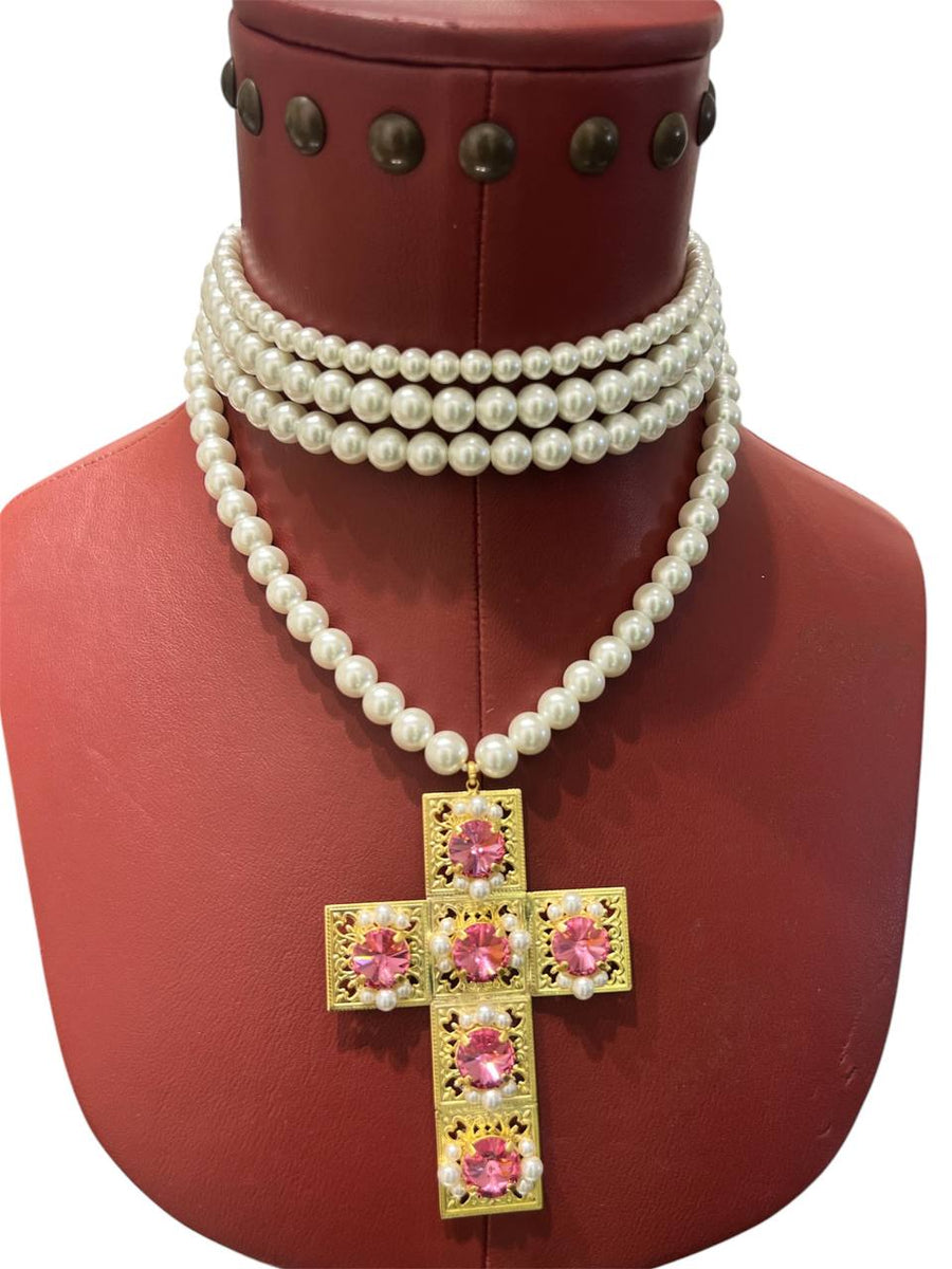Collana girocollo perle e croce squadrata