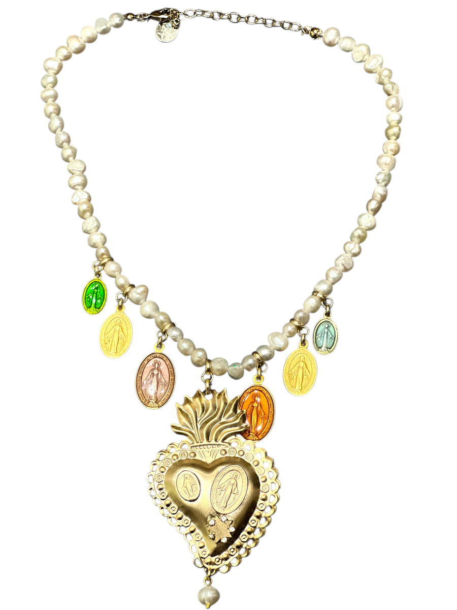 Collana Cuore Sacro con Madonnine smaltate e perle