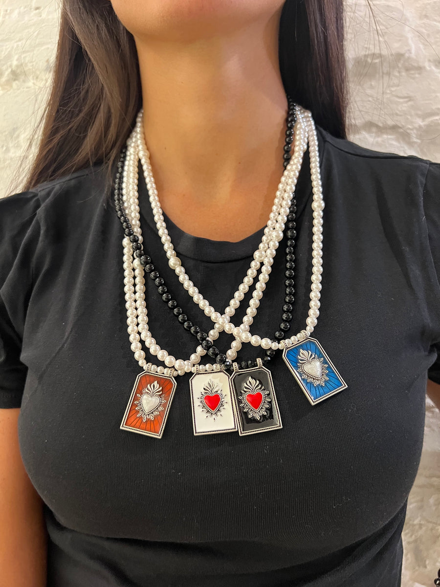 Collana Perle con Medaglia Cuore Sacro