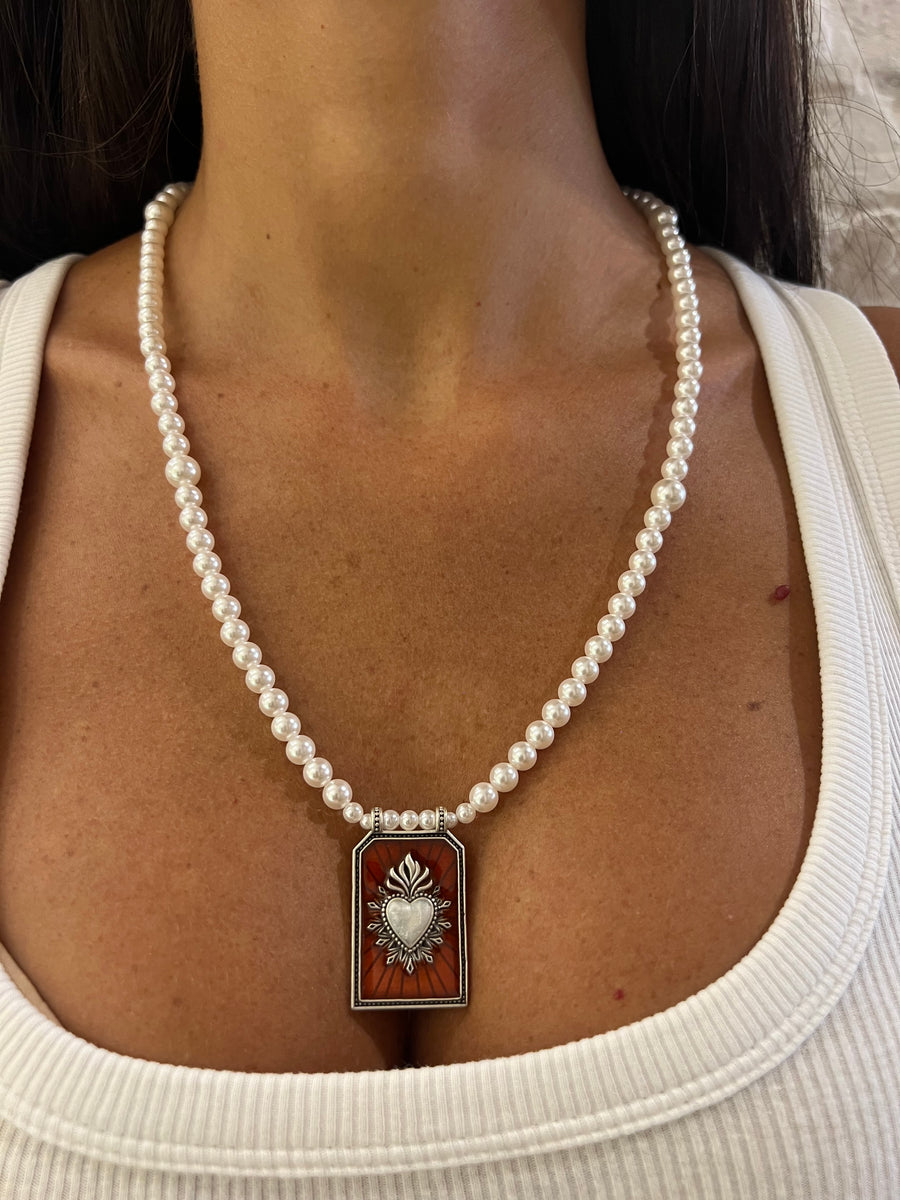 Collana Perle con Medaglia Cuore Sacro