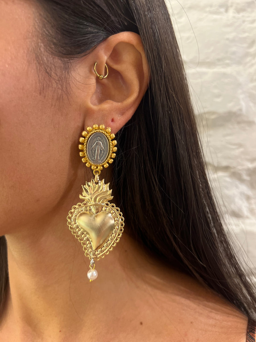 Orecchini Cuore Sacro con Madonnina e perla