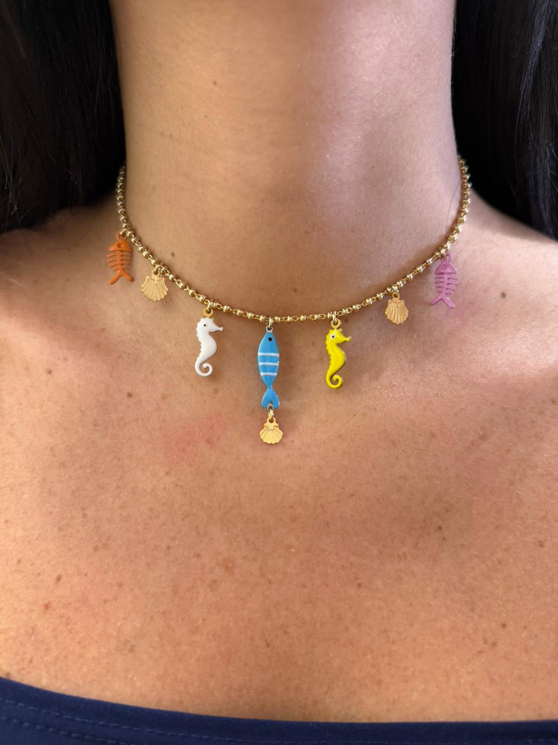 collana con   charms marini