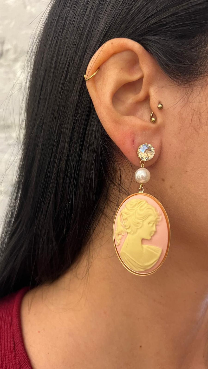 Orecchini con cammeo rosa e perla